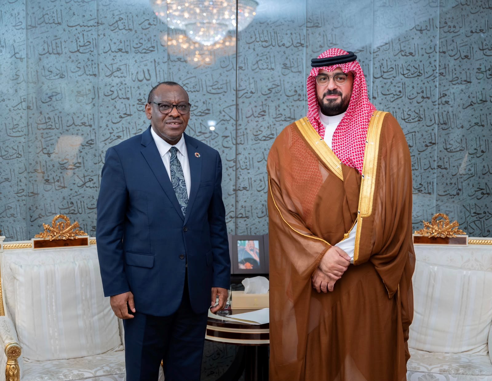 معالي وزير الاقتصاد والتخطيط يجتمع مع الأمين التنفيذي للجنة الاقتصادية لإفريقيا التابعة للأمم المتحدة