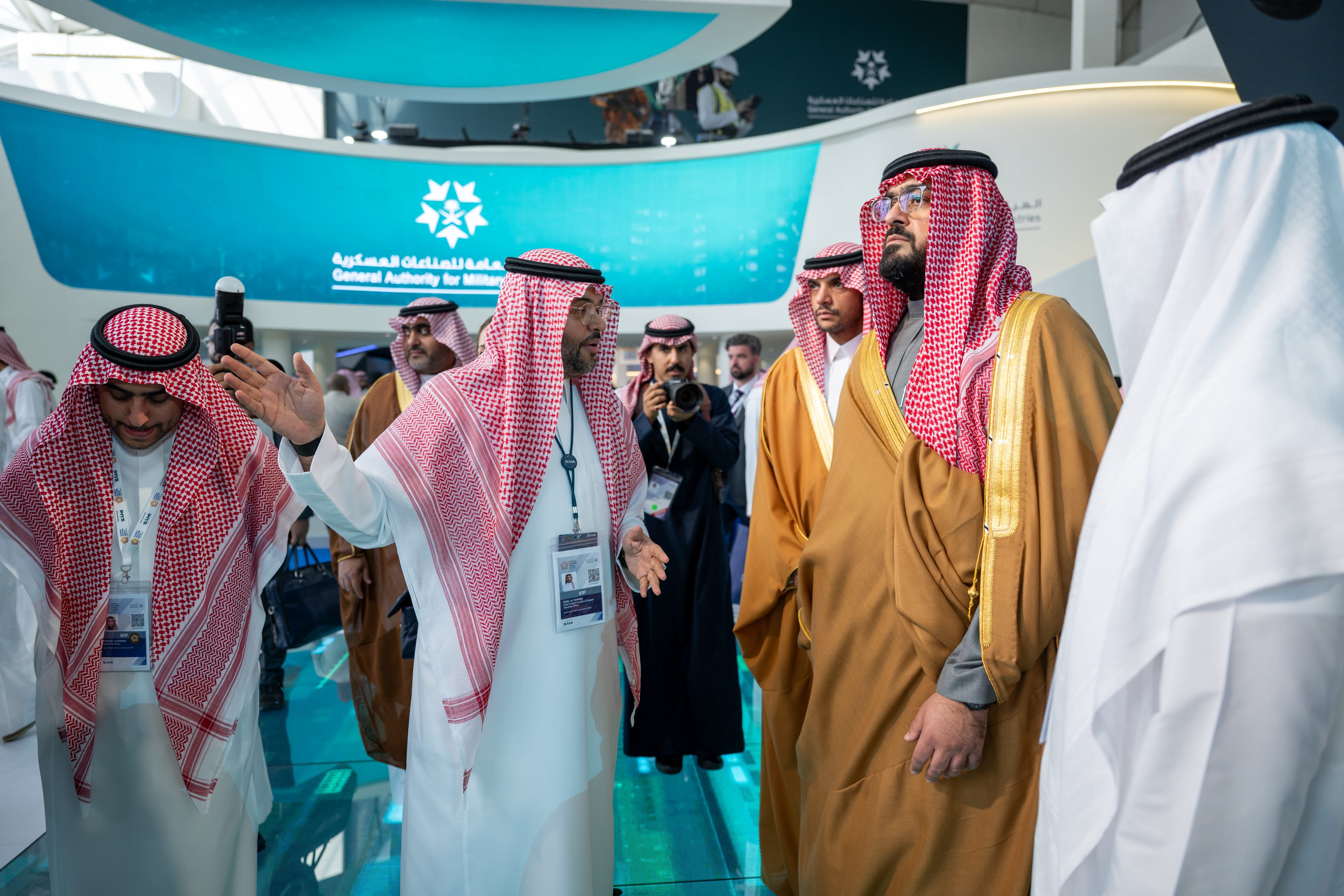 صورة معالي وزير الاقتصاد والتخطيط في معرض الدفاع العالمي 2026 بالرياض